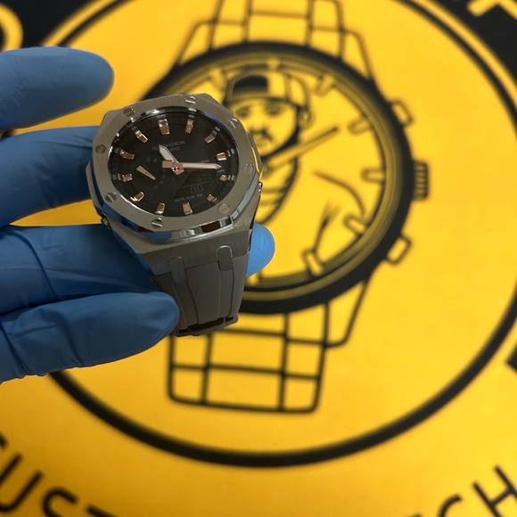Casio G-Shock GA-2100 “CasiOak” – Silver Mod, Analog-Digital Watch, Custom Bezel - Picture 9 of 10